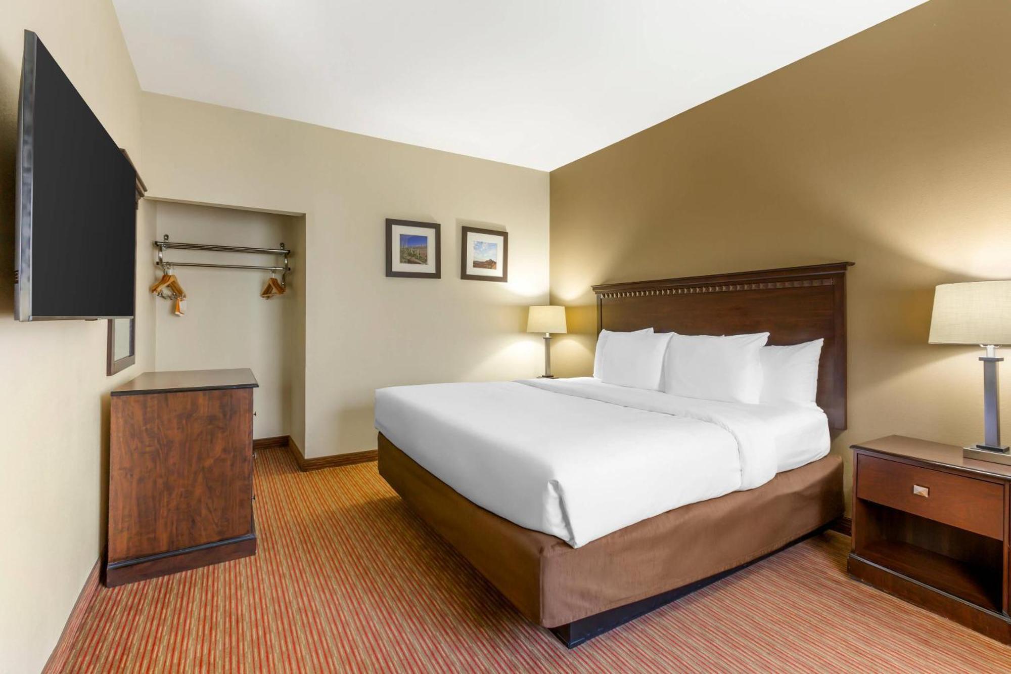 Comfort Inn Phoenix Central City 2*