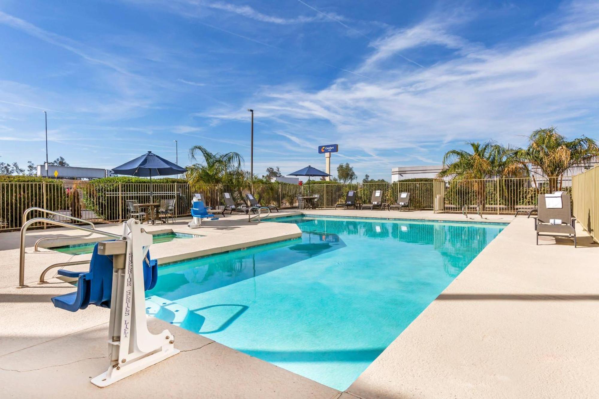 Comfort Inn Phoenix Central City 2*